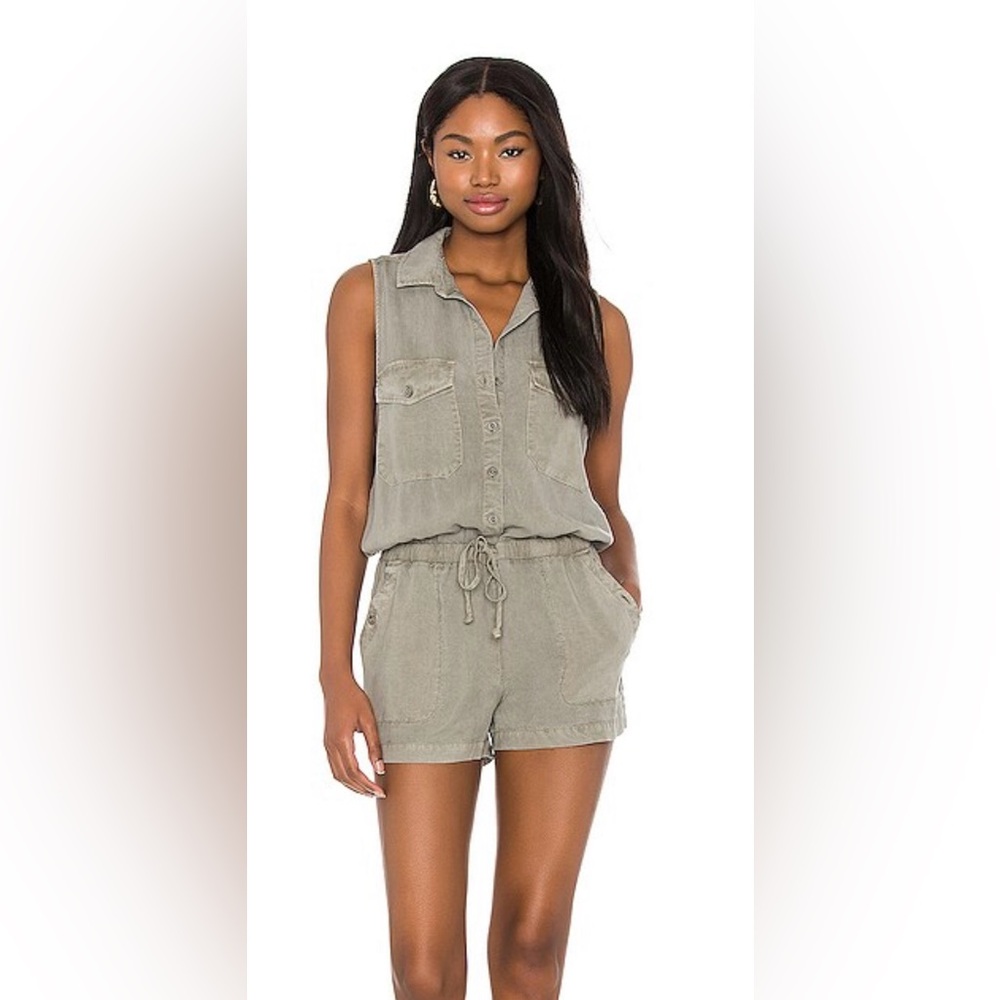 Dex Sleeveless Button-Front Romper in Charcoal Gray - Picture 5 of 6